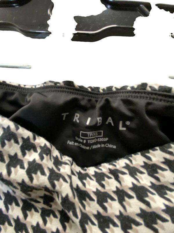 Athletic Leggings By Tribal In Plaid Pattern, Size: Xs Discount