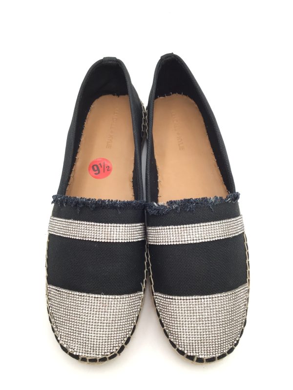 Shoes Flats By Clothes Mentor In Black & Silver, Size: 9.5 on Sale