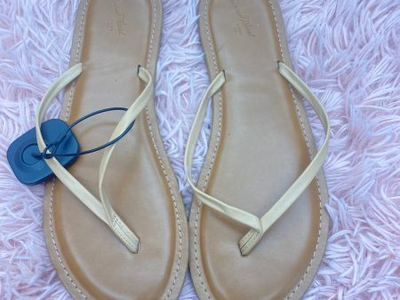 Sandals Flip Flops By Universal Thread In Tan, Size: 9 Online Hot Sale